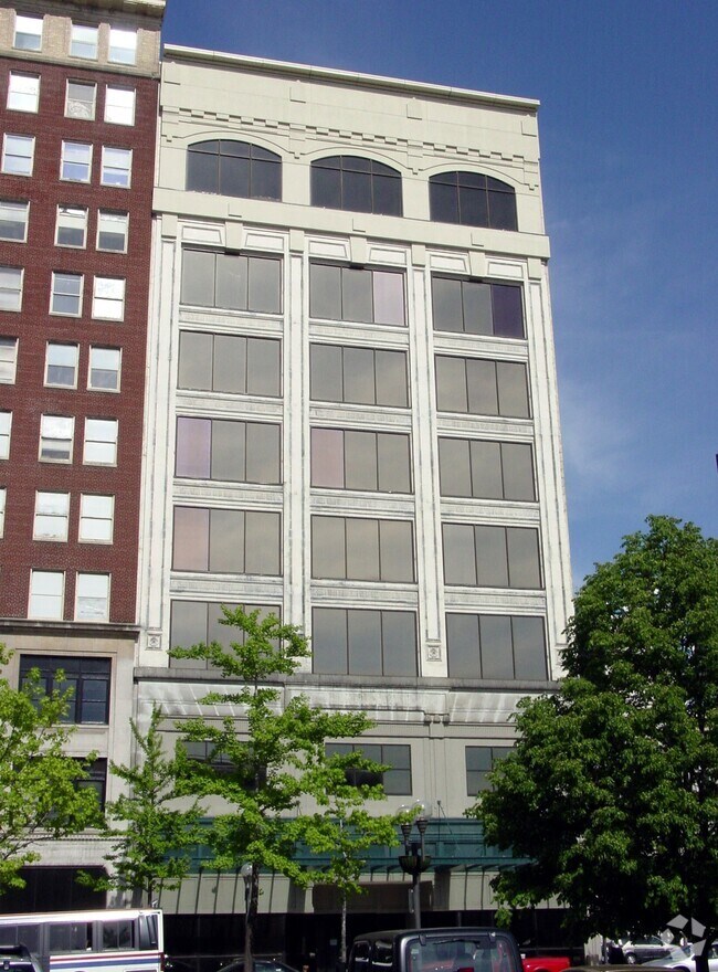 West facade from North High Street - Atrium Lofts