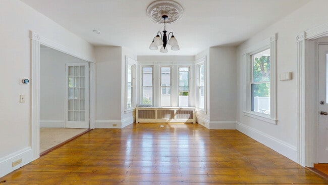 Building Photo - 10 Barrows St Unit 1