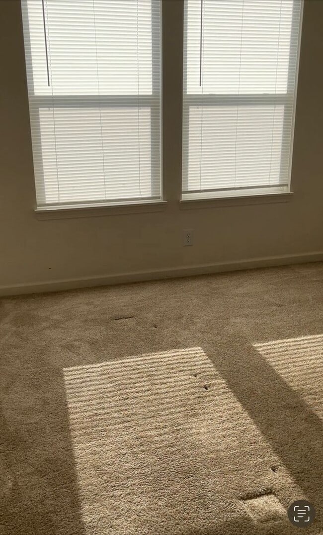 Photo - RANCH STYLE HOME - 4 Bed 2 Bath