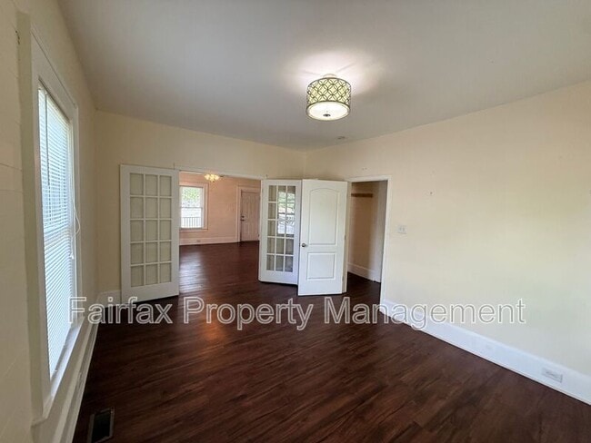Photo - 4004 Fayetteville St