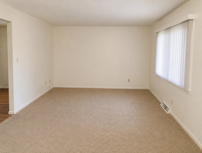 Photo - 932 Avenue B Unit 3
