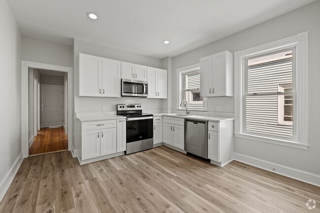 Building Photo - 16 Leslie St Unit 2 Rental