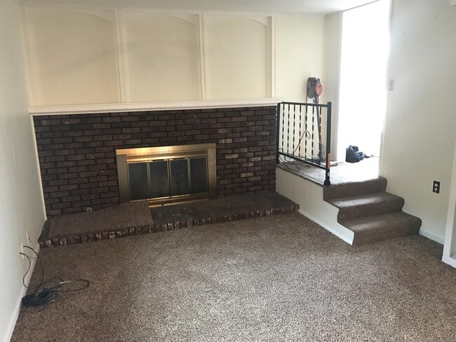 Photo - 205 W 34th St