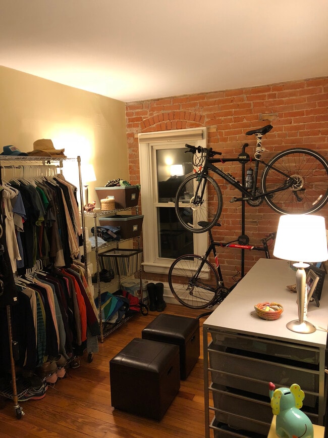 Dormitorio 2 - 1704 E 16th Ave