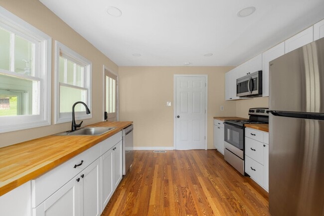 Photo - 2879 Carroll Creek Rd