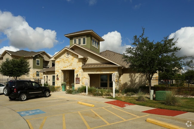 Building Photo - Alister Oak Hill