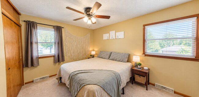 Photo - 2621 Kimball Ave