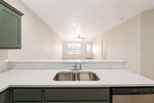 Photo - 1604 Pima Trail