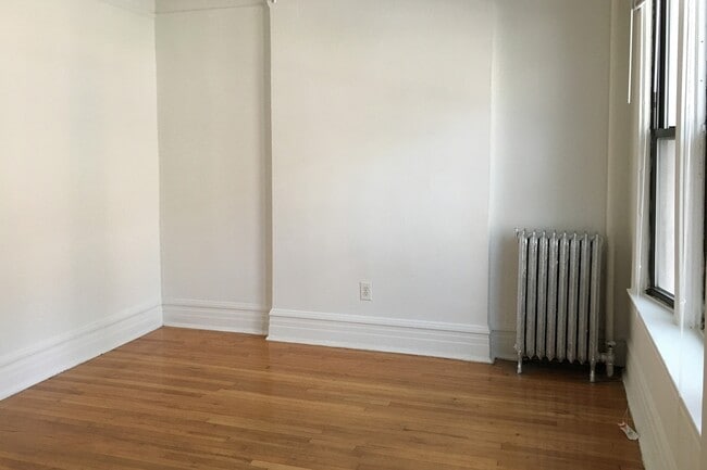Photo - 5401-5403 S. Woodlawn Avenue