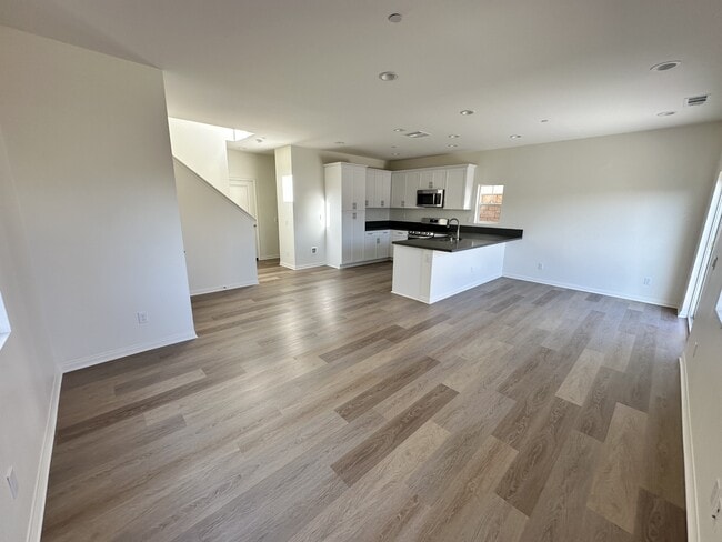 Photo - 114 S Lassen Ave