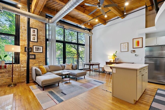 Photo - 2210 W Wabansia Ave Unit 202