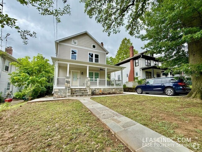 Building Photo - 1257 Lawrence St NE Rental