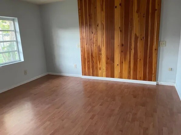 Photo - 18841 Belmont Dr House