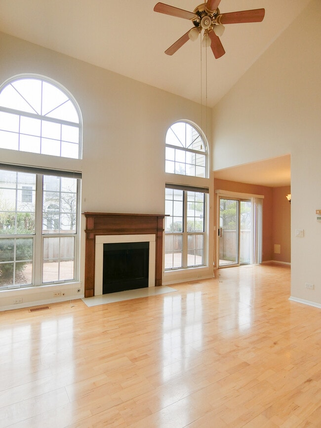 Photo - 905 Sturnbridge Ct