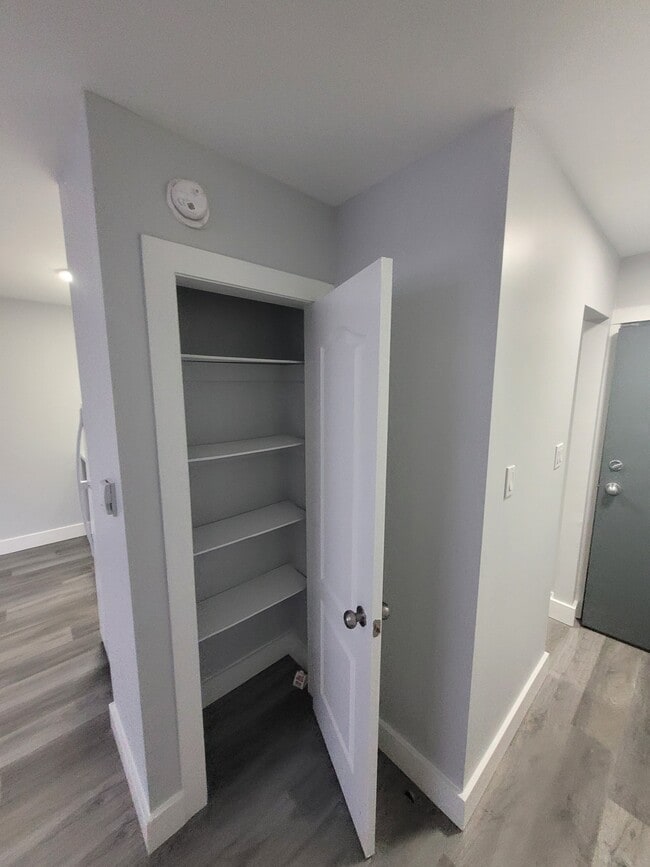 570 Ellice Ave Unité B6