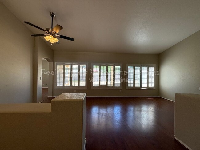 Photo - 1007 W Cooley Dr