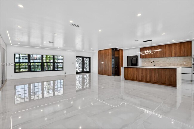 Photo - 607 Layne Blvd