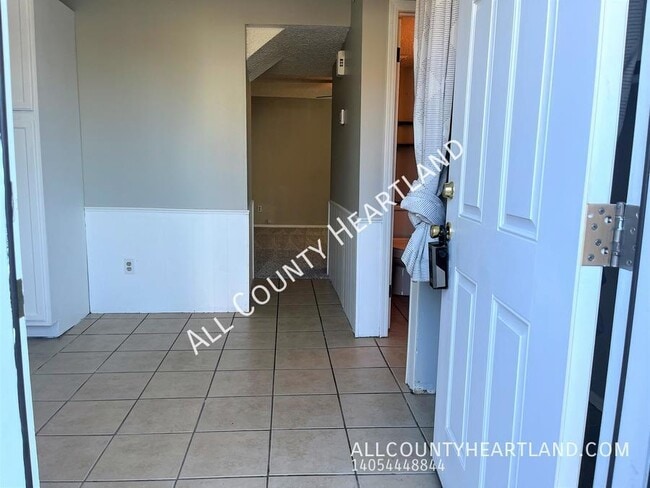 Photo - 221 Jason Dr