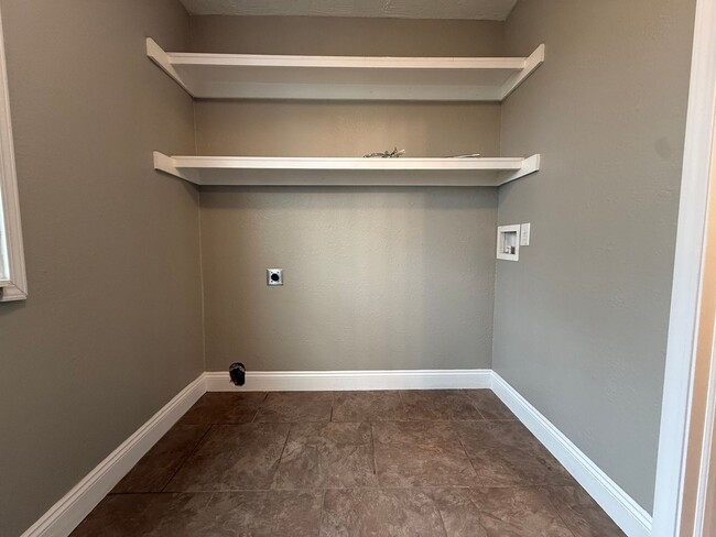 Photo - Spacious 3 Bedroom 2 Bathroom Home Available NOW!