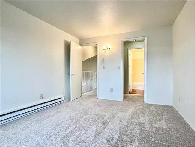 Photo - 430 4th St SE