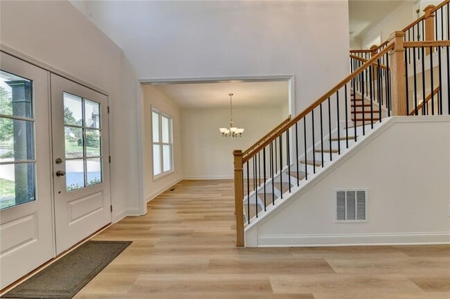 9135 Fox Trail Ln