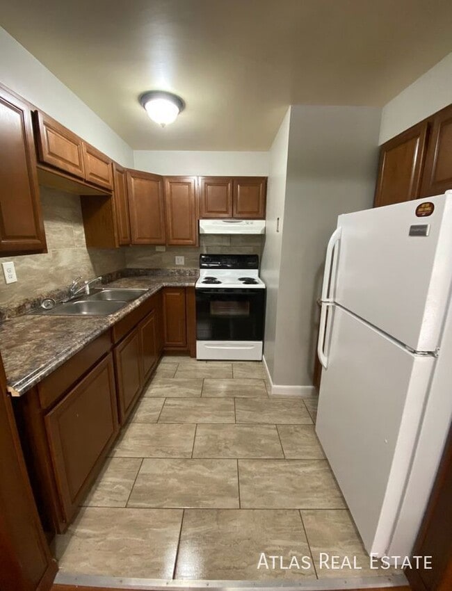 Photo - 835 E San Miguel St