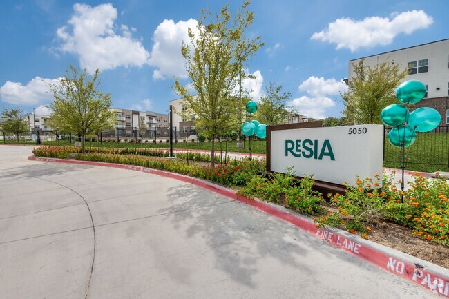 Building Photo - Resia Dallas West Rental