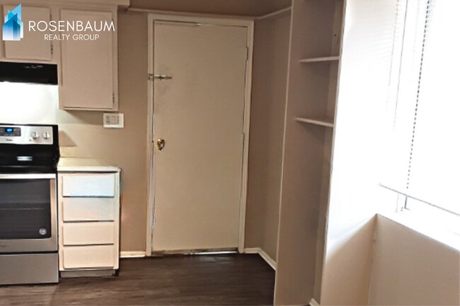 Charming 3-Beds, 1.25-Bath Single-Level Home in Apache Junction!