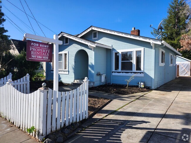 Building Photo - 3 Bedroom Home in Santa Rosa