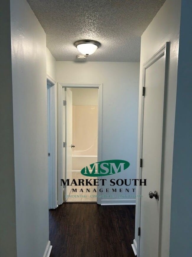 Photo - BRANDLEWOOD CUL-DE-SAC OFF GARRARD