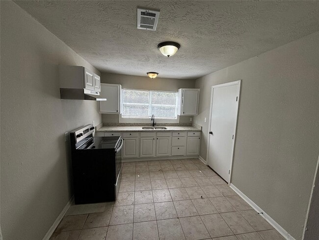 Photo - 4414 Botany Ln