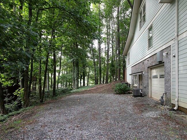 Photo - 2270 Pilgrim Mill Way