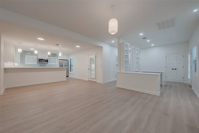 Photo - 2702 Delano St