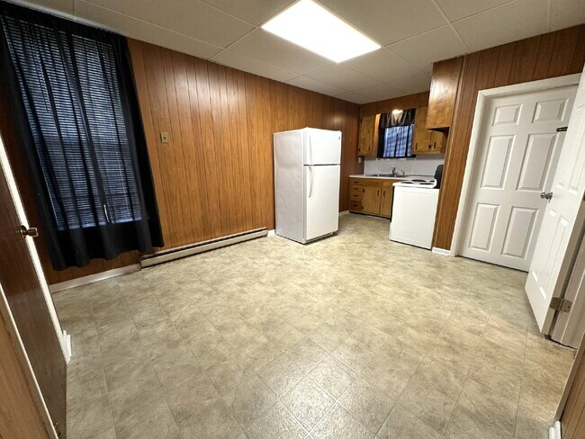 Second Floor Apartment in Westminster