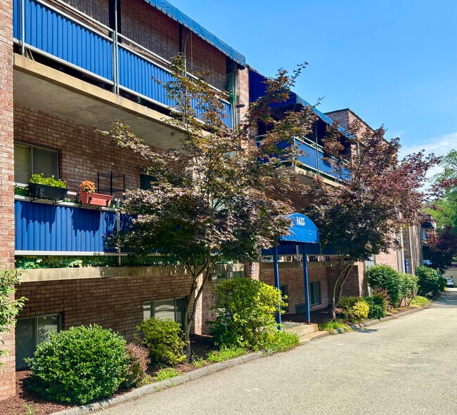 Building Photo - LAUREL GARDENS Rental