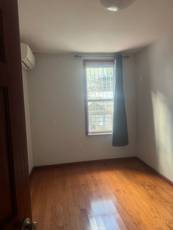 Photo - 43-18 58th St Unidad 1R