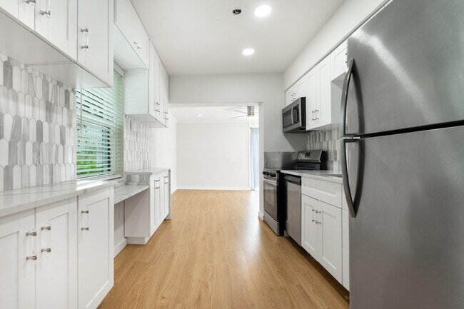 Photo - 1640 NW 6th Ave