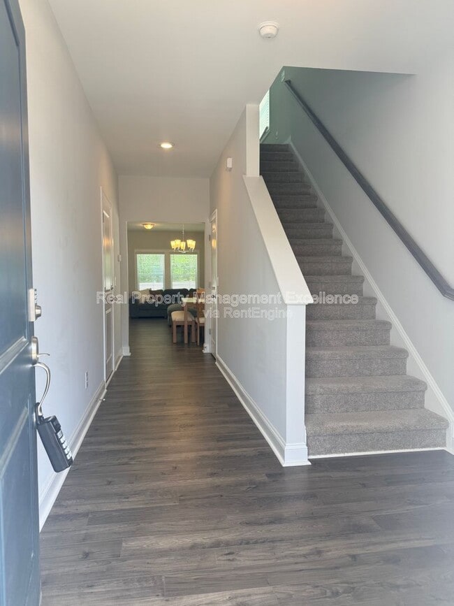 Photo - 540 Barrington Row Ave