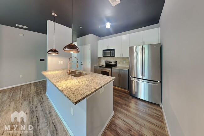 Photo - 898 Oak St SW Unit 1410