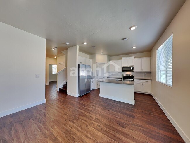 706 S Retort Ave
