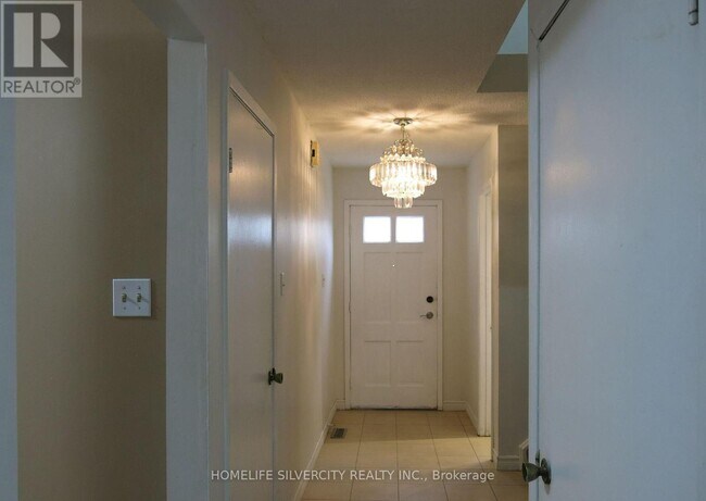 Photo - 18 Pickard Ln