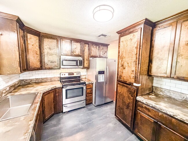 Photo - Fully Renovated Modern Farmhouse in Quiet Jennings