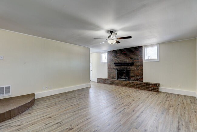 Photo - 4 bed, 2 bath home in Warr Acres,OK