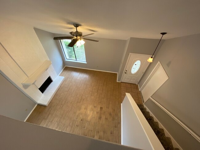 Photo - 1473 Rockshire Dr