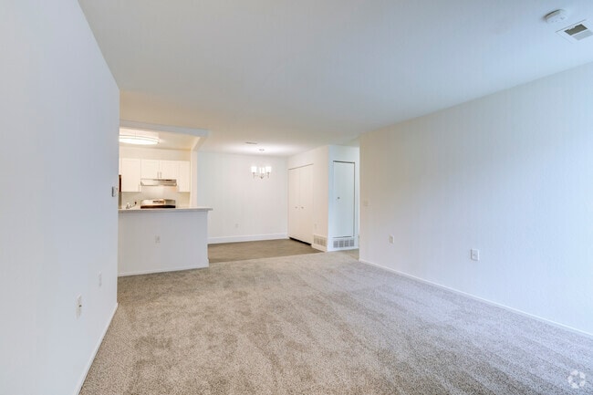 3BD, 2BA - 1159SF - Sala de estar - Arbor Club Apartments - Ann Arbor, MI