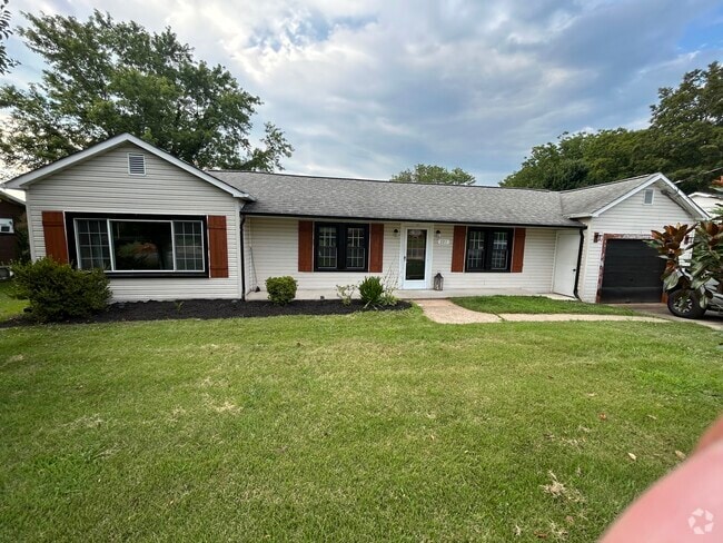 Building Photo - 221 Cedar Valley Rd Rental