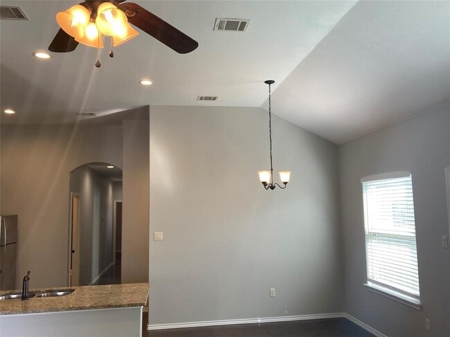 Photo - 234 Joanne Lp