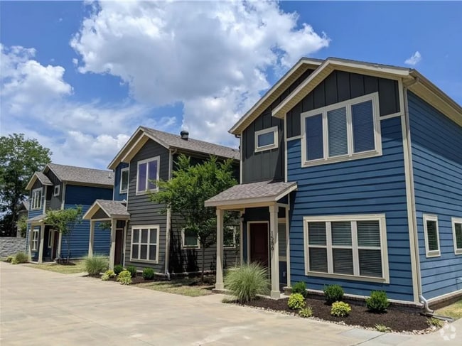 Building Photo - Wish & Leverette Townhomes