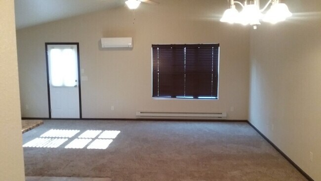 Photo - Spacious 2 bedroom Twin home