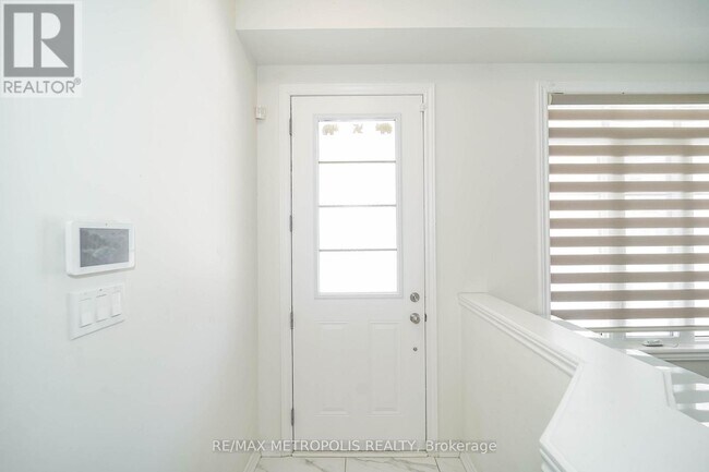 Photo - 17 Hickling Ln